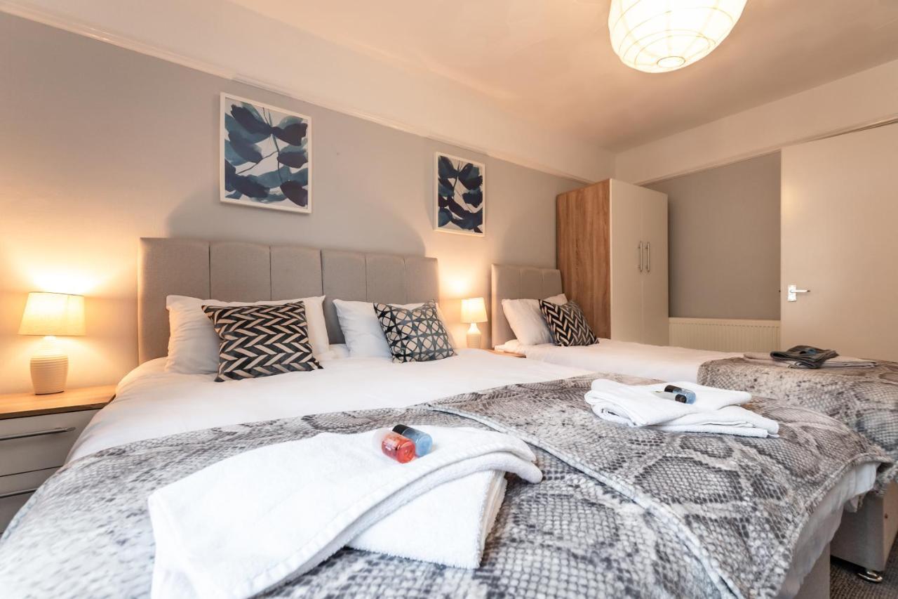 Best Price! Perfect Gunwharf Accommodation - 5 Single Beds Or Kingsize Free Parking Portsmouth Ngoại thất bức ảnh