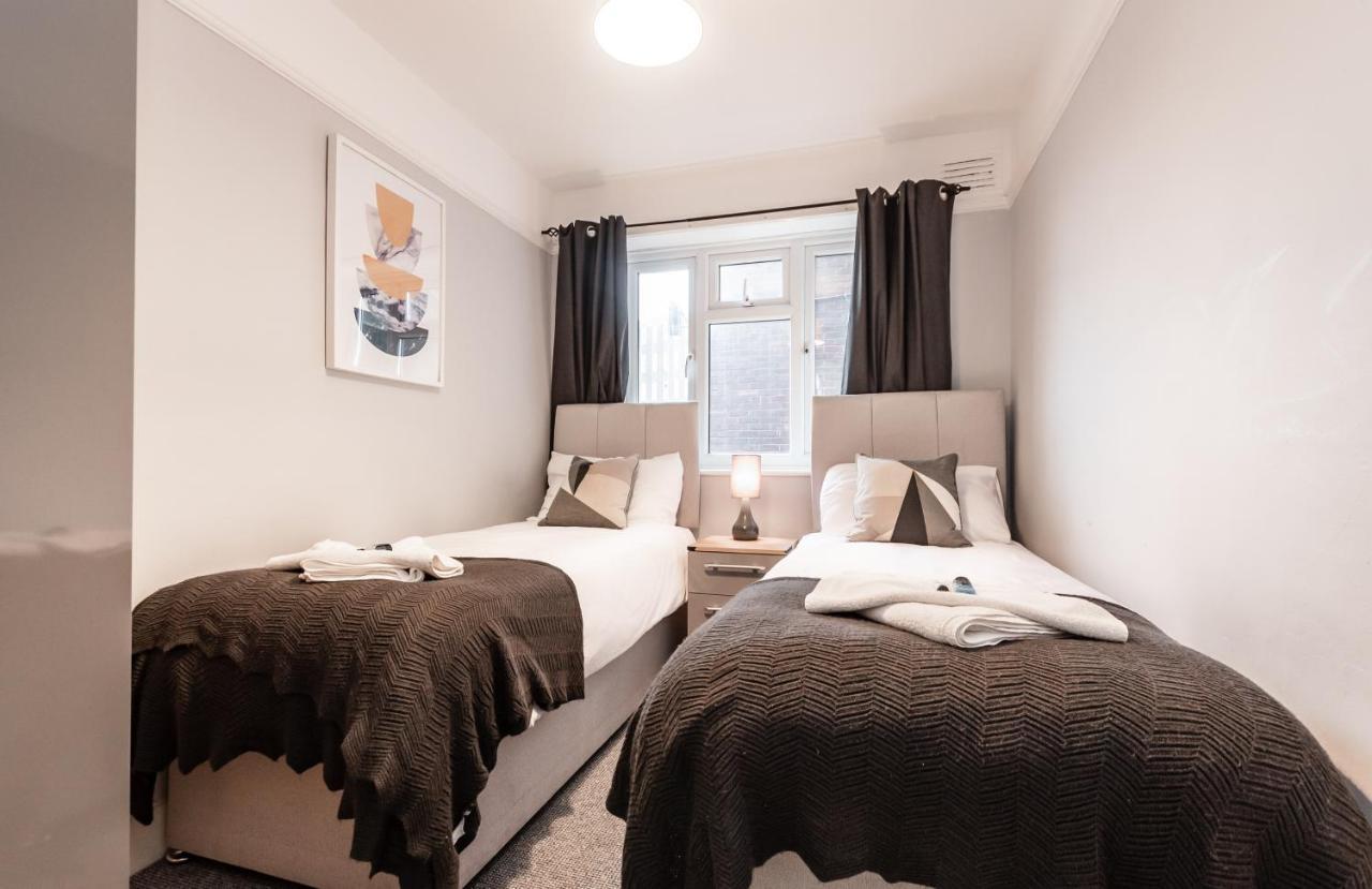 Best Price! Perfect Gunwharf Accommodation - 5 Single Beds Or Kingsize Free Parking Portsmouth Ngoại thất bức ảnh
