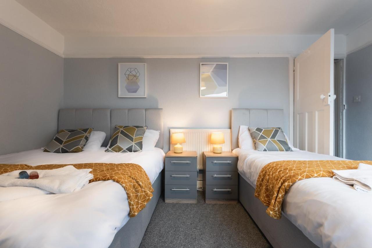 Best Price! Perfect Gunwharf Accommodation - 5 Single Beds Or Kingsize Free Parking Portsmouth Ngoại thất bức ảnh