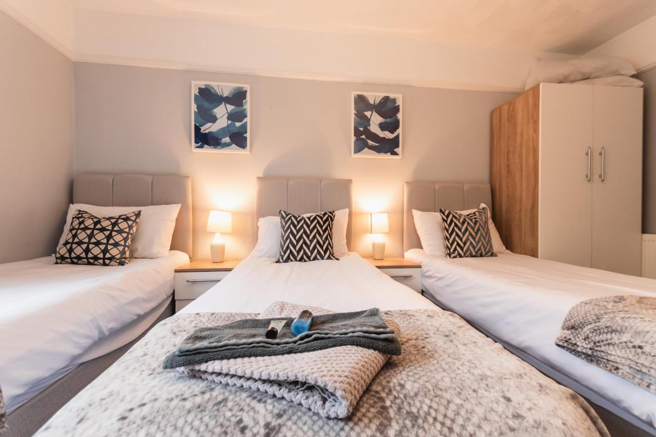 Best Price! Perfect Gunwharf Accommodation - 5 Single Beds Or Kingsize Free Parking Portsmouth Ngoại thất bức ảnh