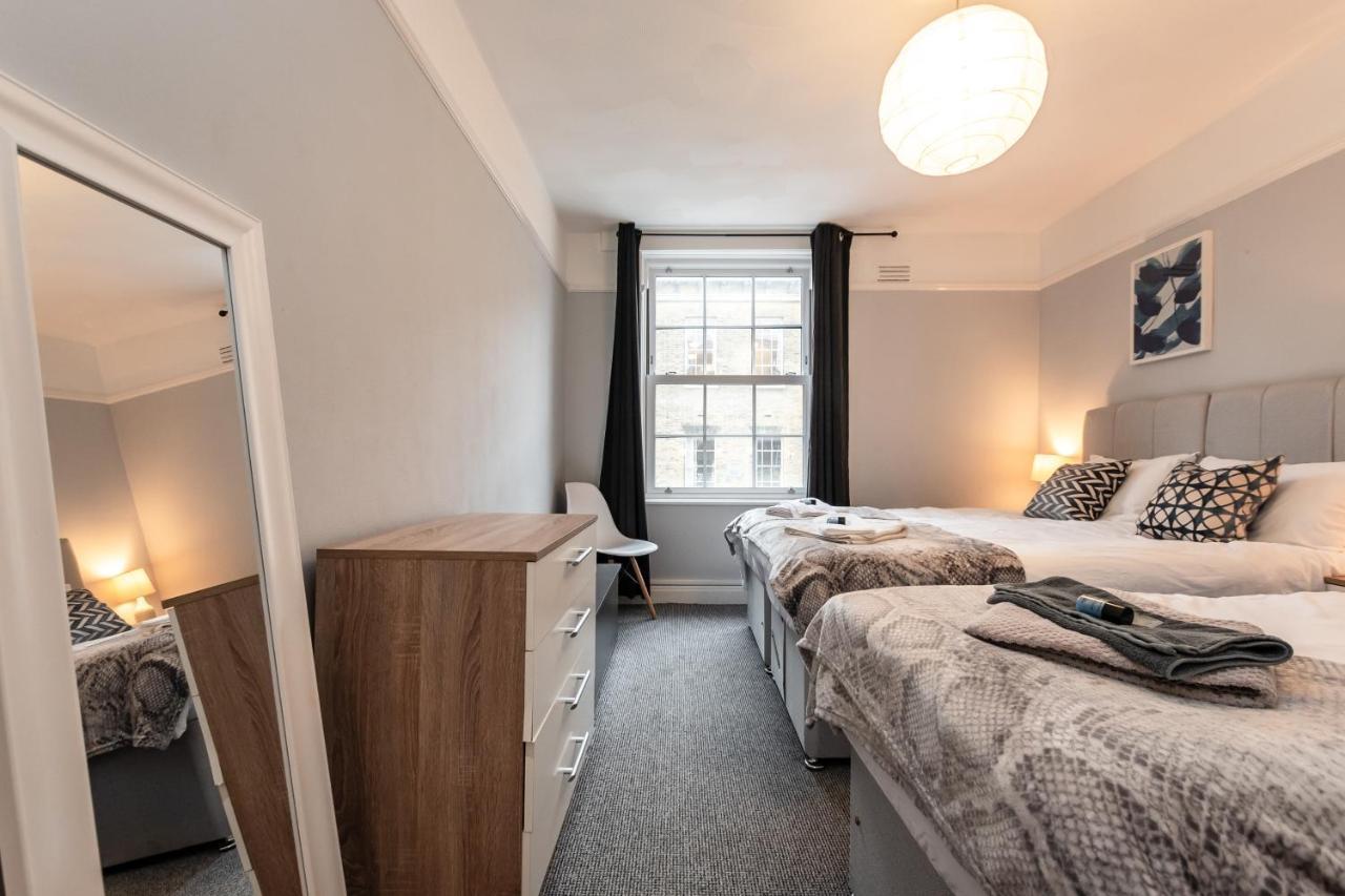 Best Price! Perfect Gunwharf Accommodation - 5 Single Beds Or Kingsize Free Parking Portsmouth Ngoại thất bức ảnh