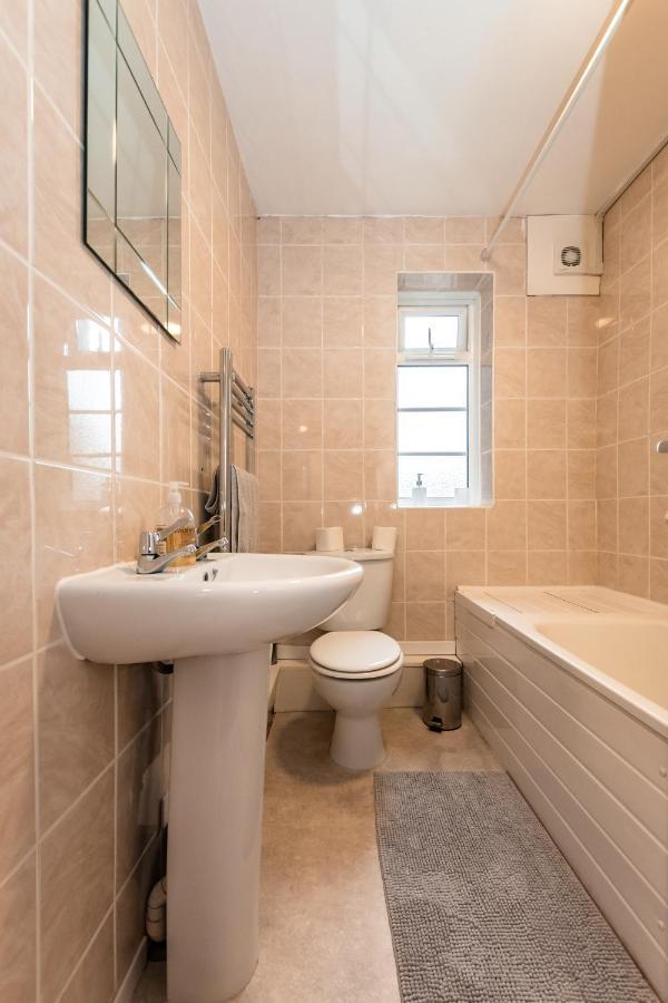 Best Price! Perfect Gunwharf Accommodation - 5 Single Beds Or Kingsize Free Parking Portsmouth Ngoại thất bức ảnh