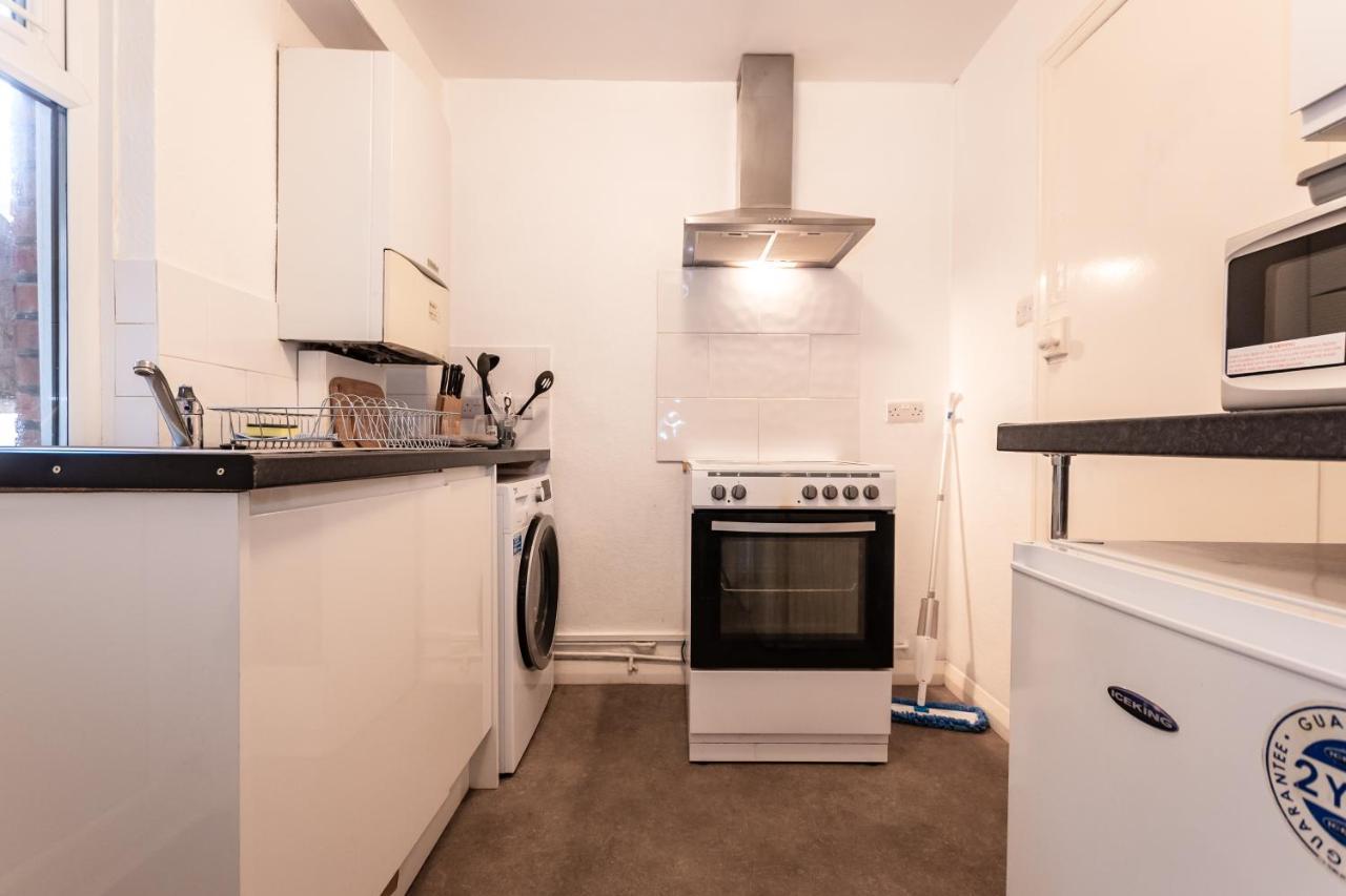 Best Price! Perfect Gunwharf Accommodation - 5 Single Beds Or Kingsize Free Parking Portsmouth Ngoại thất bức ảnh