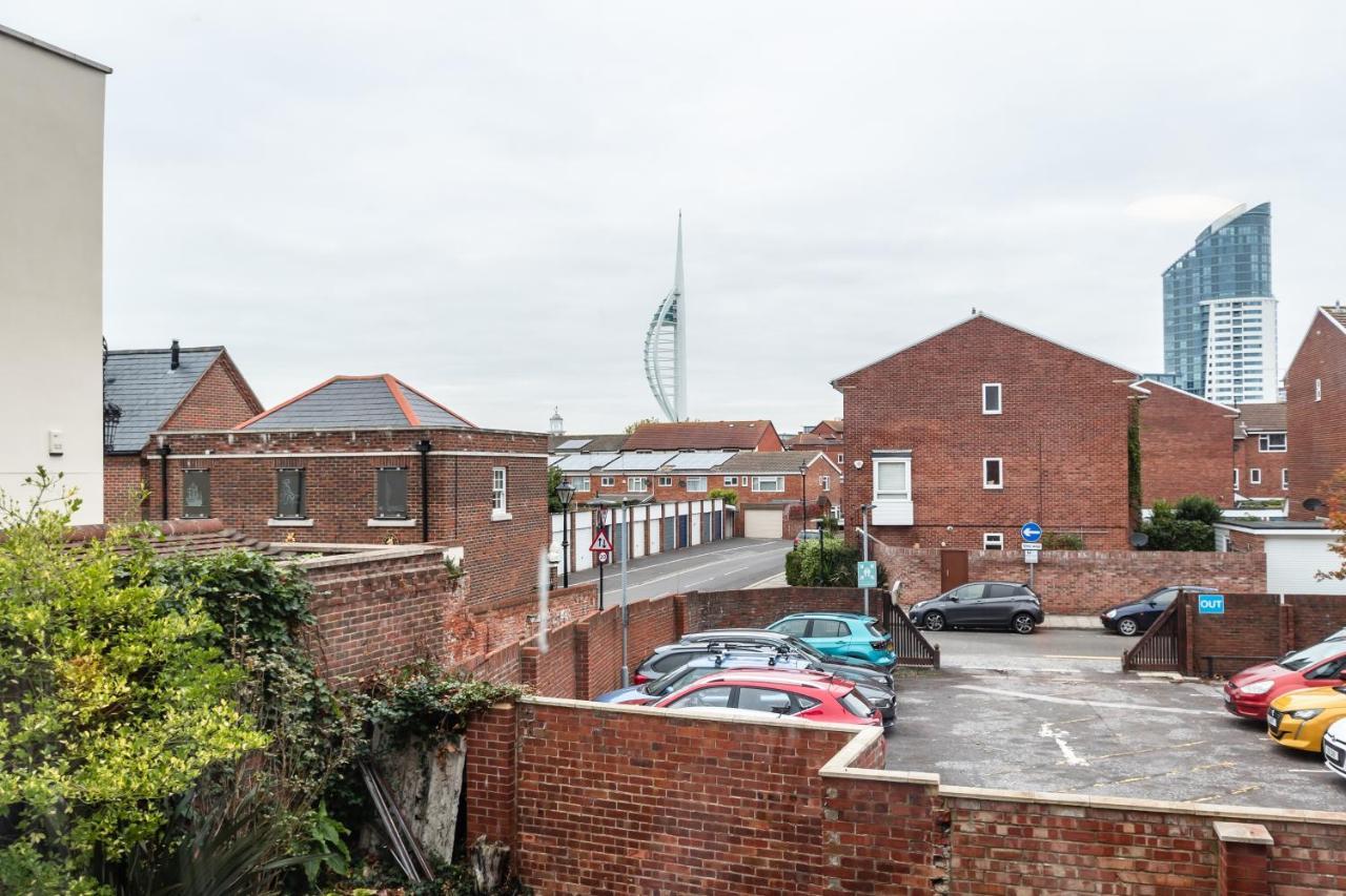 Best Price! Perfect Gunwharf Accommodation - 5 Single Beds Or Kingsize Free Parking Portsmouth Ngoại thất bức ảnh