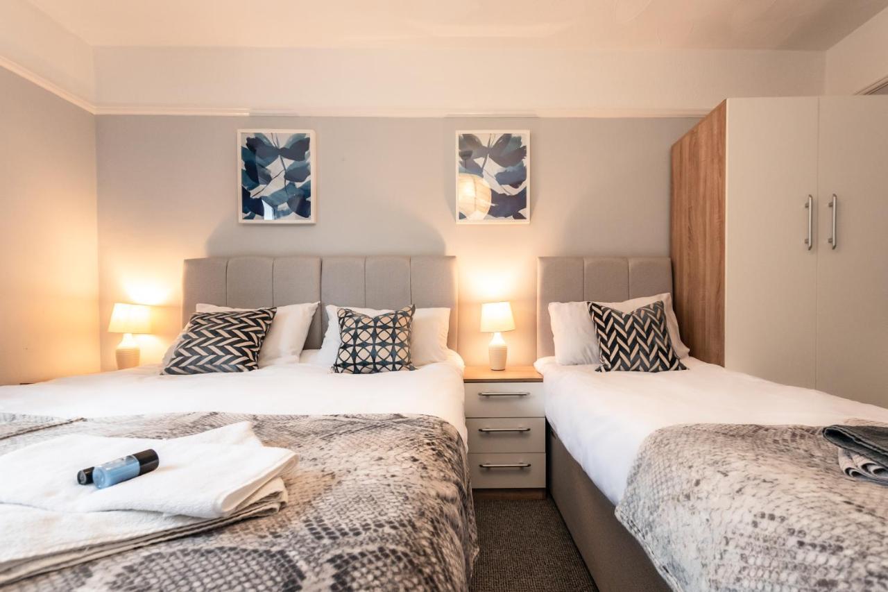 Best Price! Perfect Gunwharf Accommodation - 5 Single Beds Or Kingsize Free Parking Portsmouth Ngoại thất bức ảnh