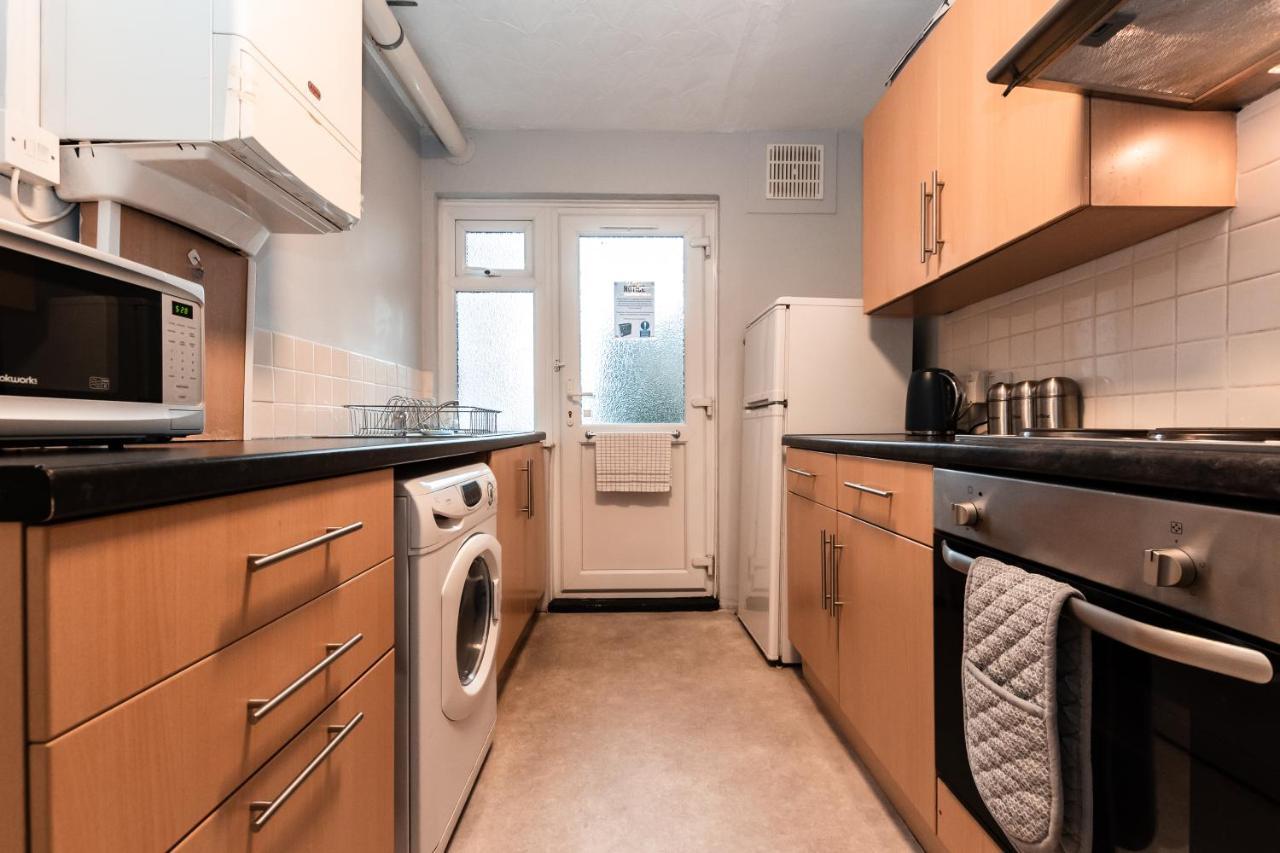Best Price! Perfect Gunwharf Accommodation - 5 Single Beds Or Kingsize Free Parking Portsmouth Ngoại thất bức ảnh