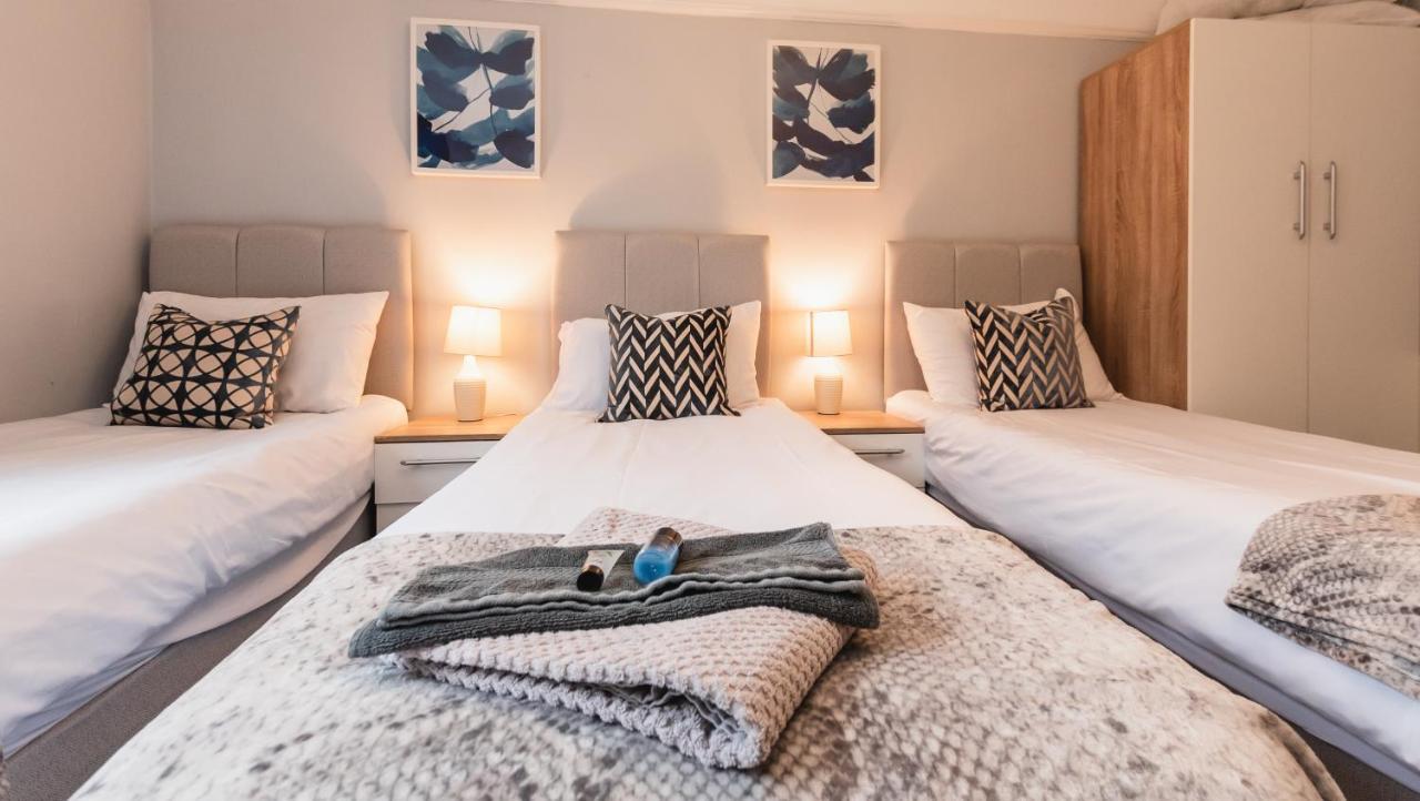 Best Price! Perfect Gunwharf Accommodation - 5 Single Beds Or Kingsize Free Parking Portsmouth Ngoại thất bức ảnh