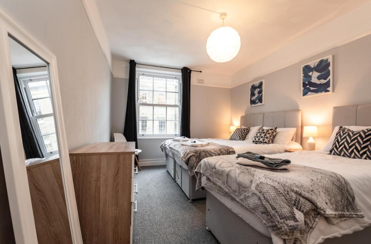 Best Price! Perfect Gunwharf Accommodation - 5 Single Beds Or Kingsize Free Parking Portsmouth Ngoại thất bức ảnh