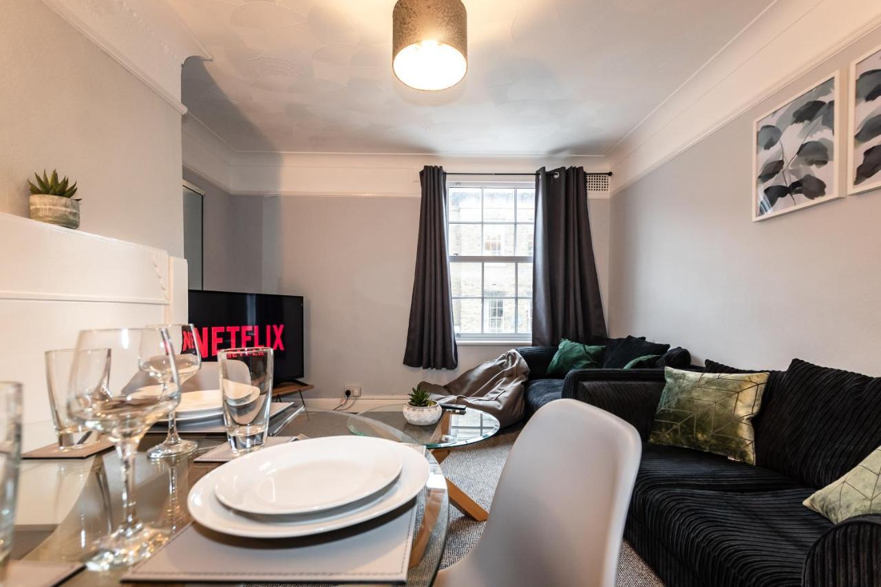 Best Price! Perfect Gunwharf Accommodation - 5 Single Beds Or Kingsize Free Parking Portsmouth Ngoại thất bức ảnh