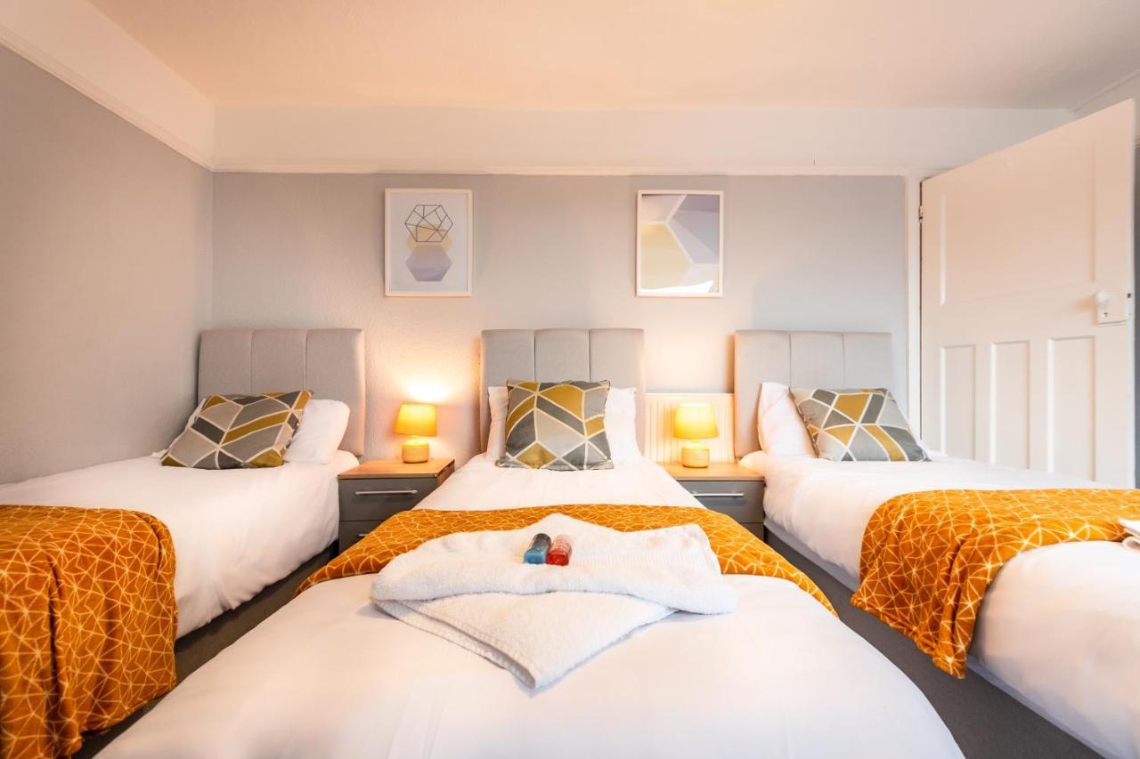 Best Price! Perfect Gunwharf Accommodation - 5 Single Beds Or Kingsize Free Parking Portsmouth Ngoại thất bức ảnh