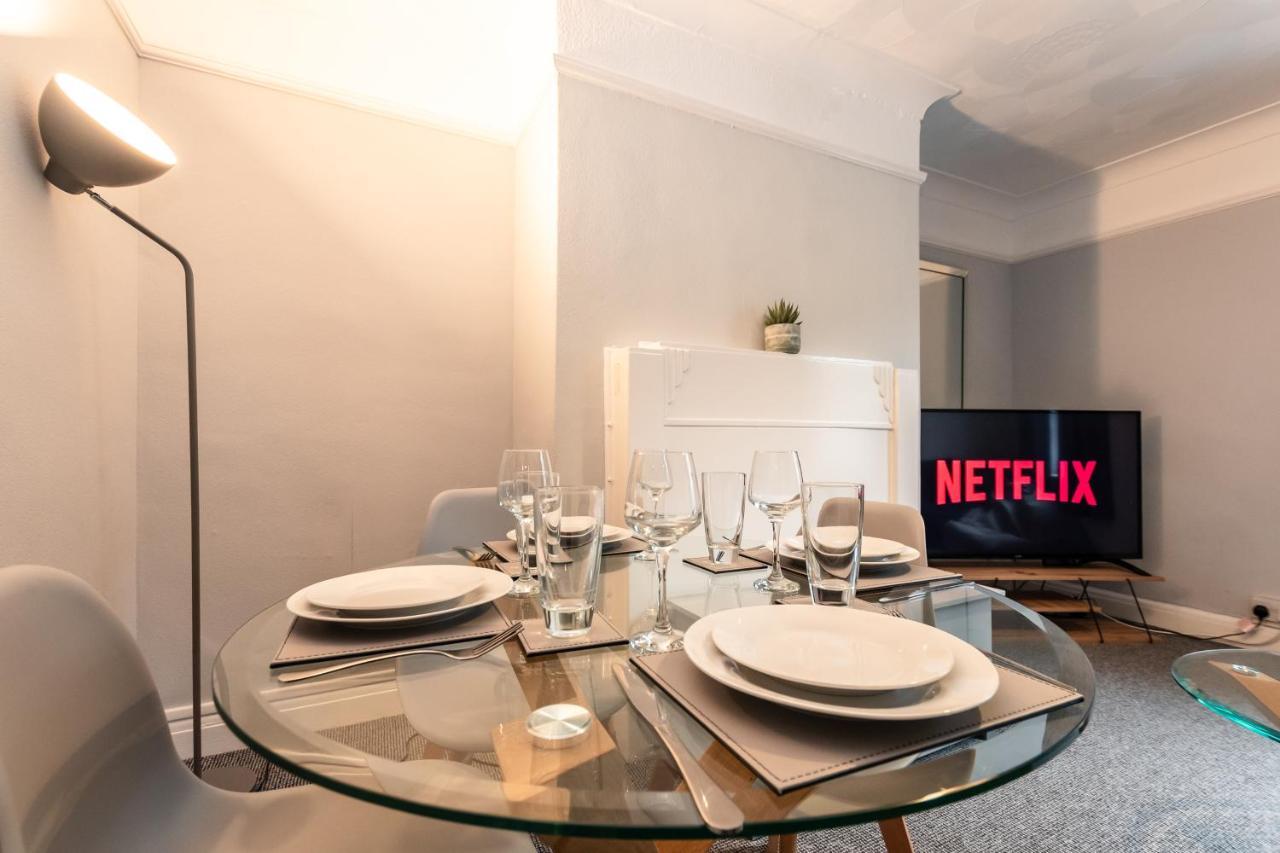 Best Price! Perfect Gunwharf Accommodation - 5 Single Beds Or Kingsize Free Parking Portsmouth Ngoại thất bức ảnh